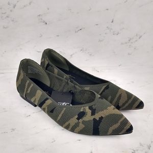 NEW Nanette Lepore Camo Knit Point Toe Flats
